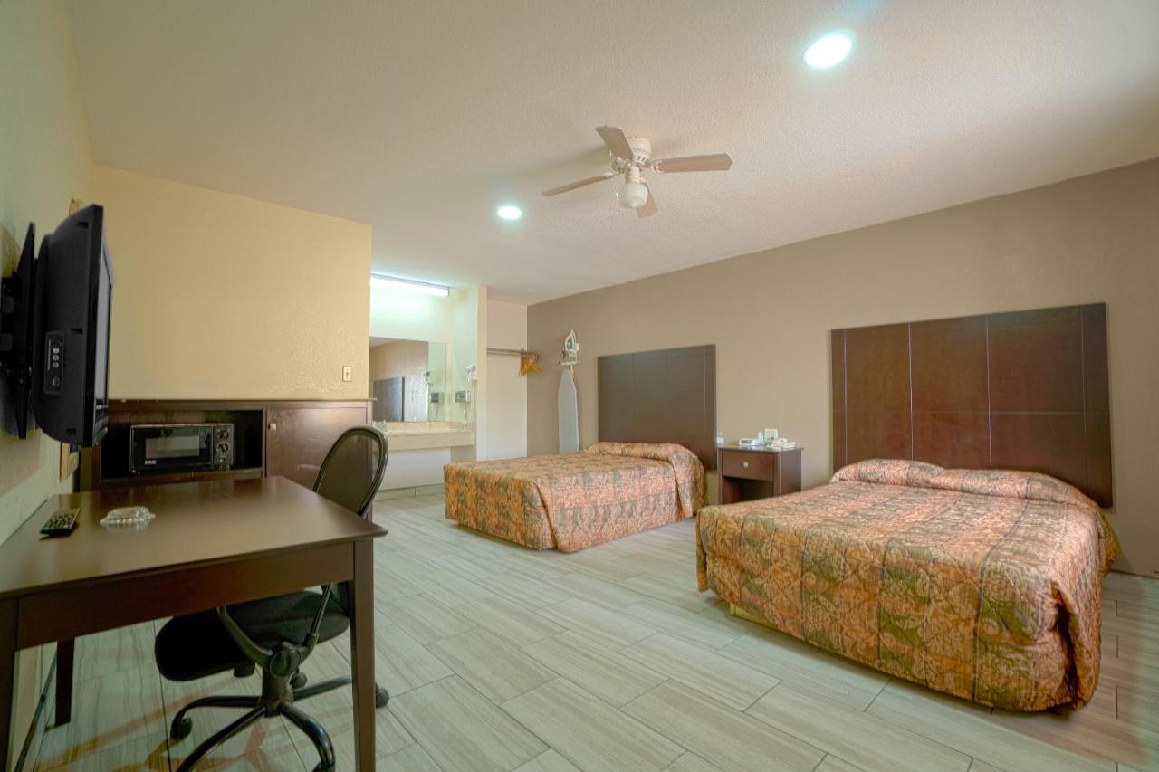 Texas Inn San Benito Bagian luar foto